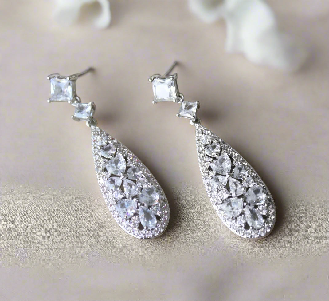SIA LUXURY SIMULATED DIAMOND EARRINGS
