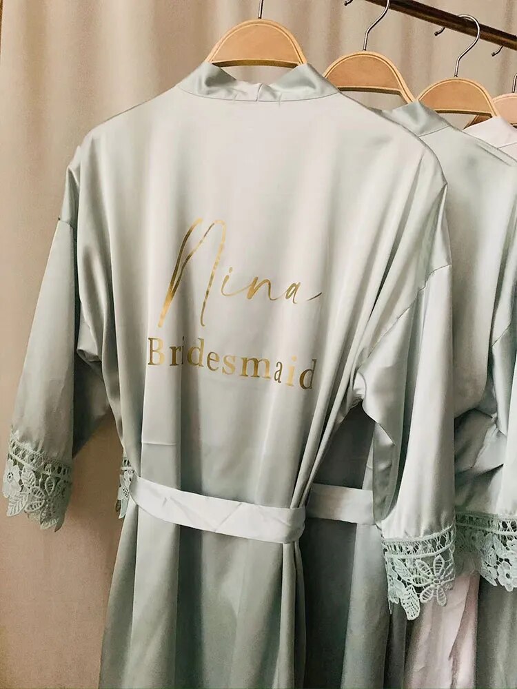 NAME AND TITLE (BRIDE, BRIDESMAID ETC) PRINT SATIN LACE ROBE (AVAILABLE IN 8 COLOURS & SIZES 8 - 20)