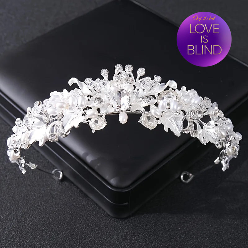AMY FROM LOVE IS BLIND S6 CELEBRITY INSPIRED - BAROQUE HANDCRAFTED PEARL AND RHINESTONE TIARA SILVER OR GOLD