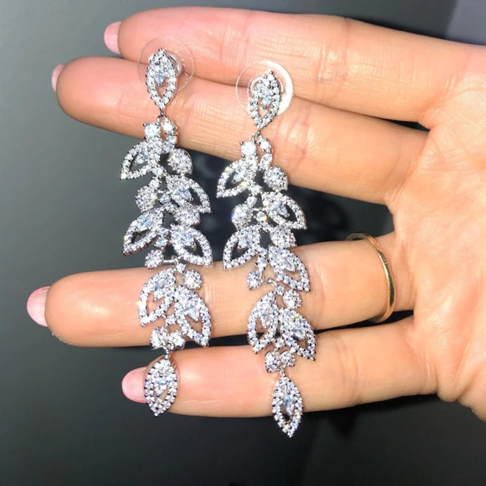 LEONORE CRYSTAL EARRING AND BRACELET SET IN SILVER